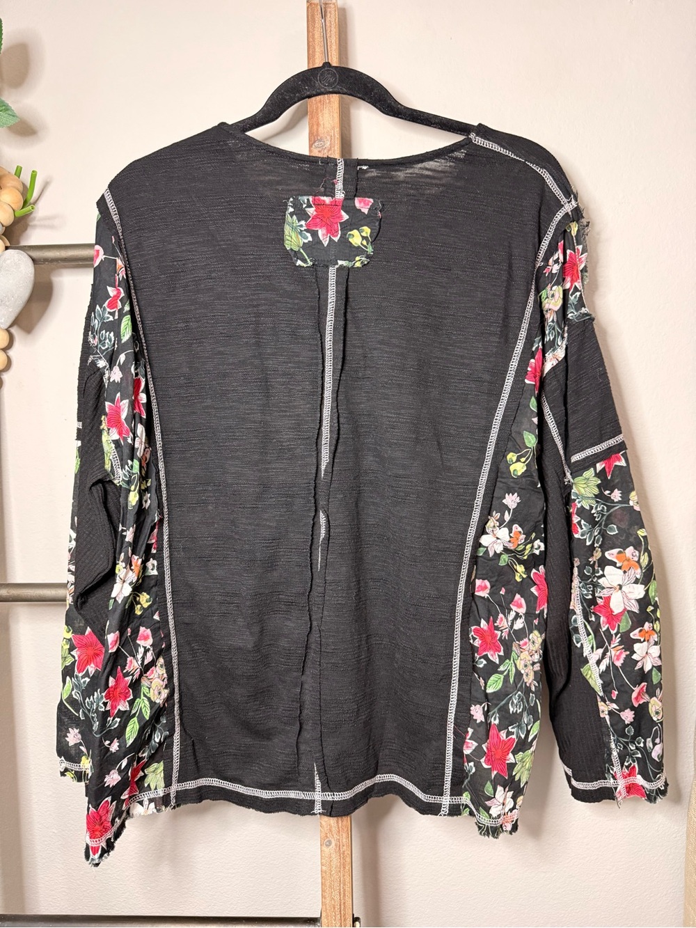 POL Patchwork Bohemian Boho Black Floral Star Pullover Top Size Small - Picture 6 of 11
